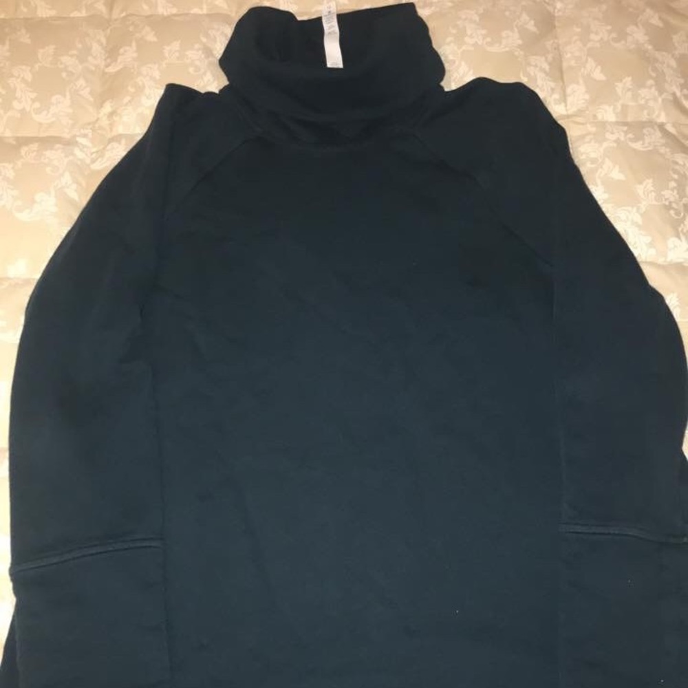 Lululemon, size 12 Hunter Green Tunic